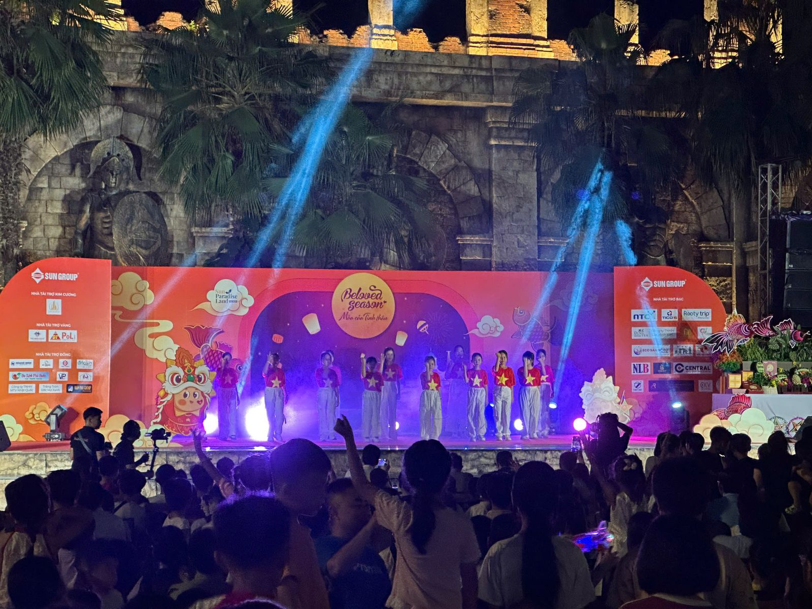 Chương Trình Mùa Của Tình Thân